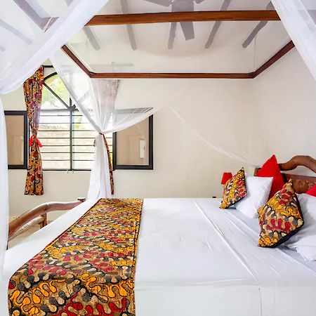 Bed and Breakfast Zarafa House Диани-Бич Экстерьер фото