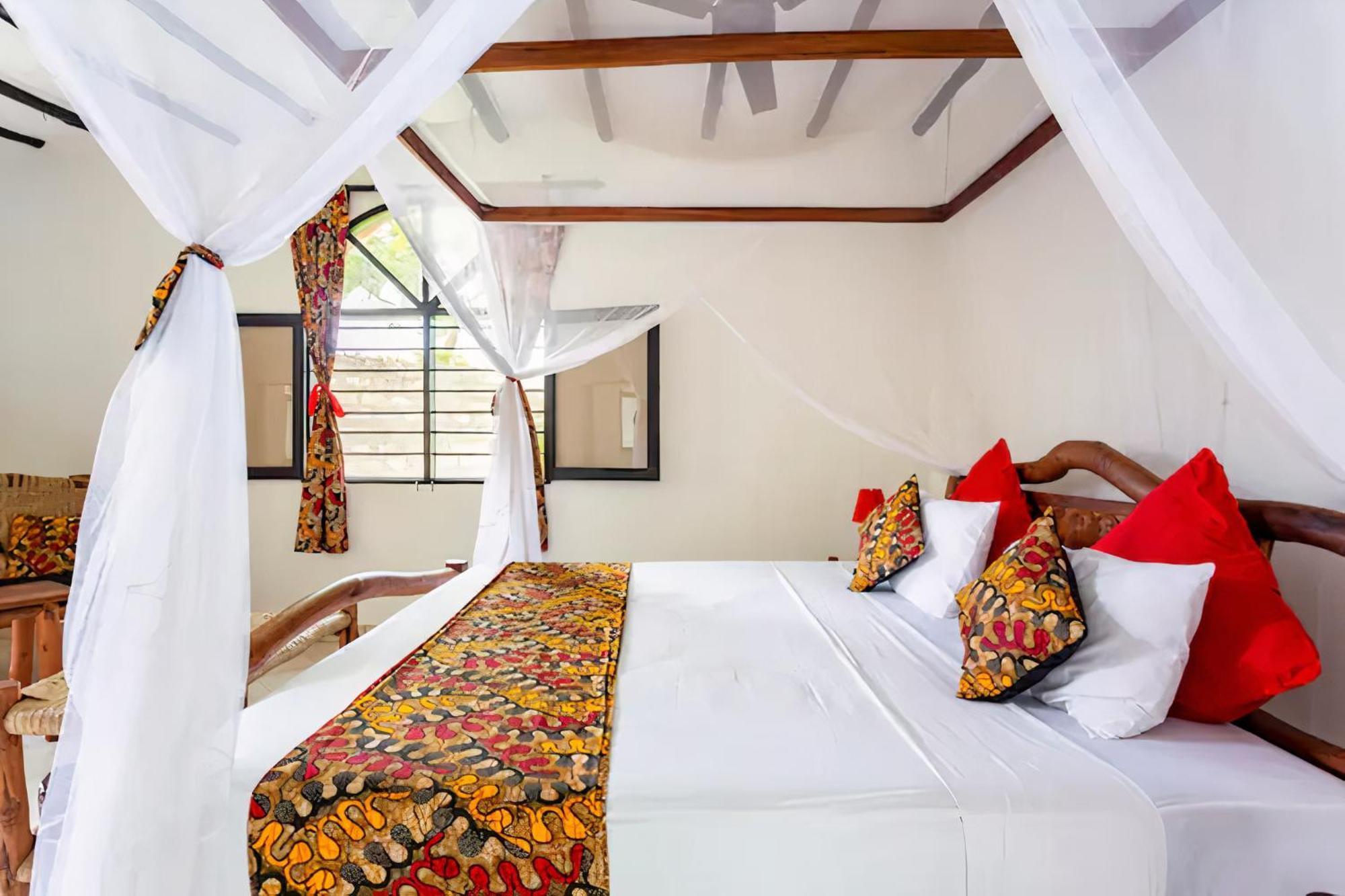 Bed and Breakfast Zarafa House Диани-Бич Экстерьер фото